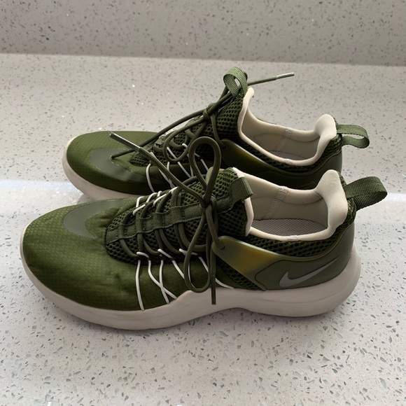 nike running shoes - Picture 2 of 2